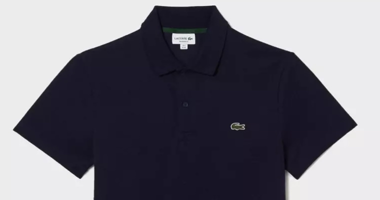 LACOSTE Granatowa męska koszulka polo z logo w promocji!