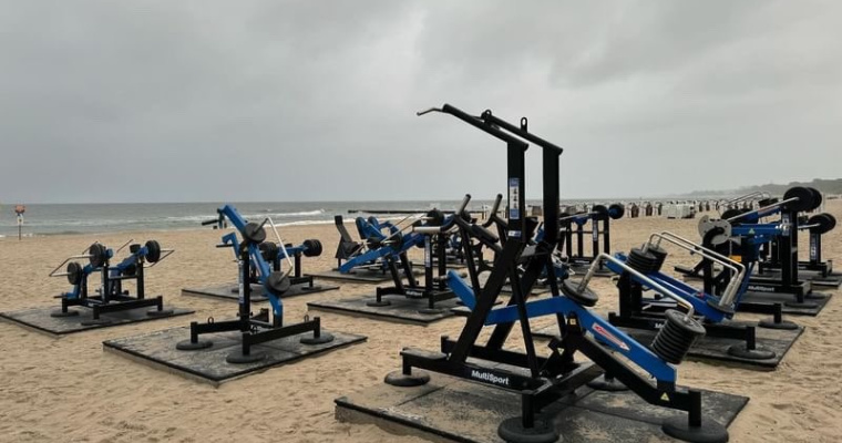 Ćwicz nad morzem za darmo! Siłownia na plaży w Kołobrzegu!