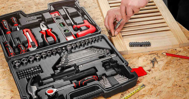 Zestaw narzędziowy 1/4\' 3/8\' TOP TOOLS 100 elementów w promocji!
