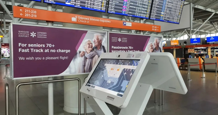 Lotnisko Chopina wprowadziło bezpłatny Fast Track dla pasażerów 70+