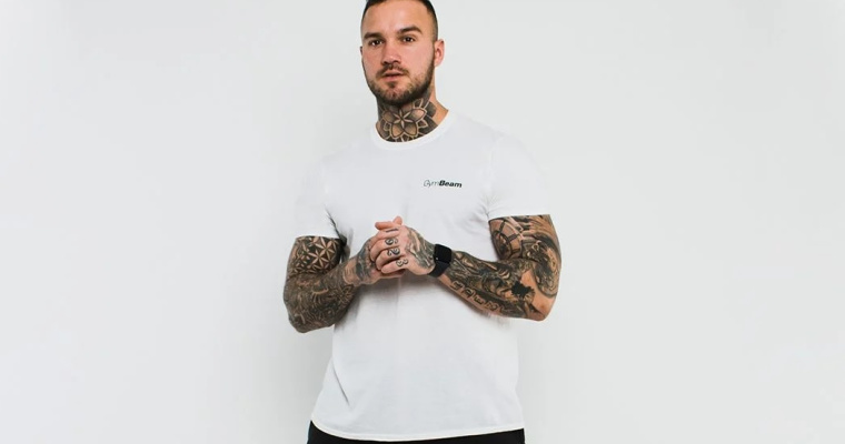 Męska koszulka Basic White GymBeam w promocji!