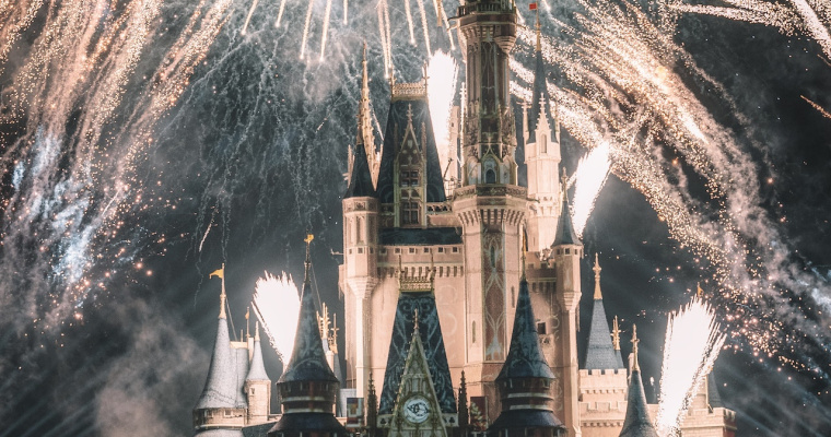 Narysuj figurę świetlną i wygraj wyjazd do Disneylandu!