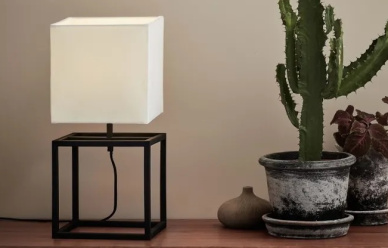 Lampa stołowa Cube Markslöjd - promocja! Idealne oświetlenie do Twojego wnętrza!