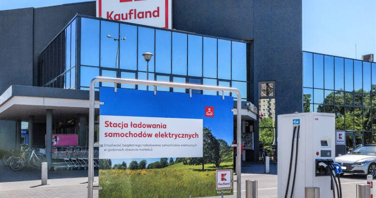 Bezpłatne stacje ładowania aut elektrycznych przy wrocławskich marketach