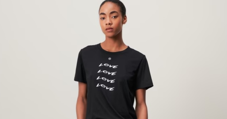Damska koszulka Jane Lushka z grafiką Ninja Love w promocji!