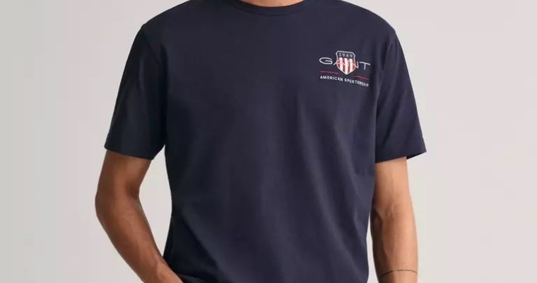 Męski granatowy t-shirt Gant z logo Archive Shield w promocji!